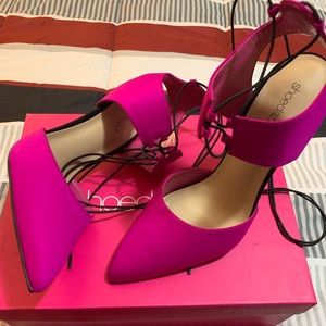 Taara - Size 11 - Brand New 🔥